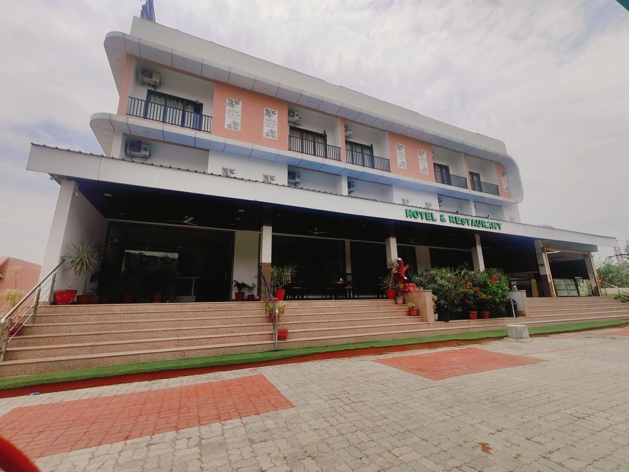 Hotel White Lotus Dungarpur Dış mekan fotoğraf